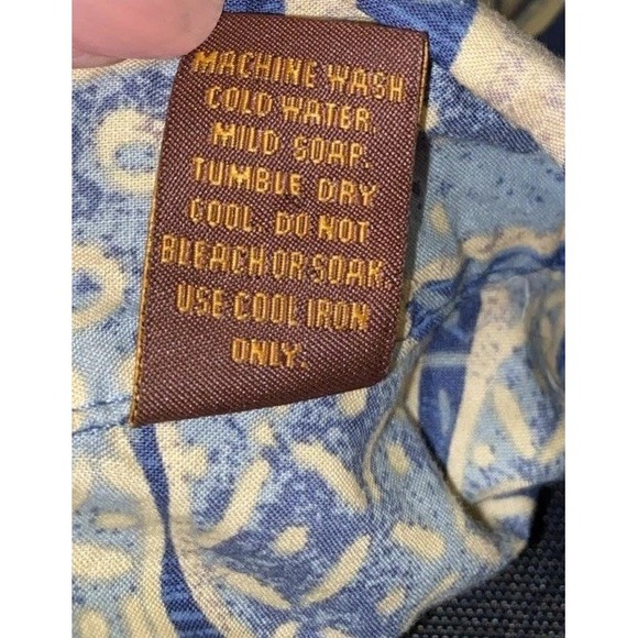 Tori Richard Shirt Mens XL Blue Button Up Cotton Lawn Hawaiian Batik USA made - Picture 7 of 7